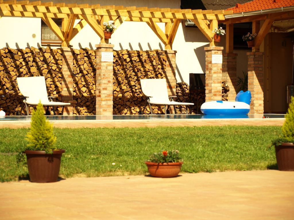 Hotel Patkoszeg Vendeghaz Kaposfo Exterior foto